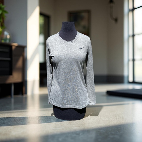 Nike Legend Long-Sleeve Dri-FIT Tee CU7545-091 Women’s Medium Gray - Picture 1 of 8